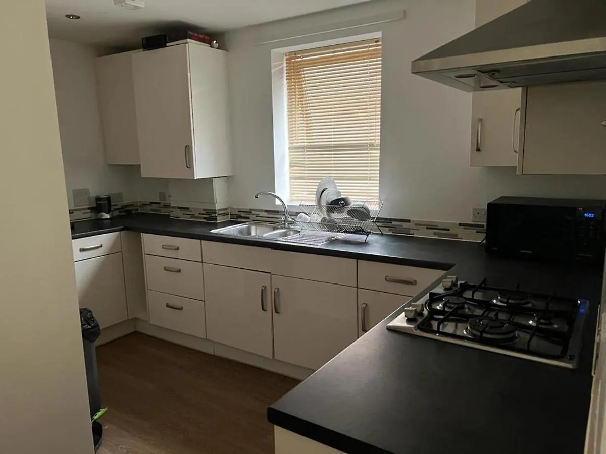 Immaculate 1-Bed Apartment In East London